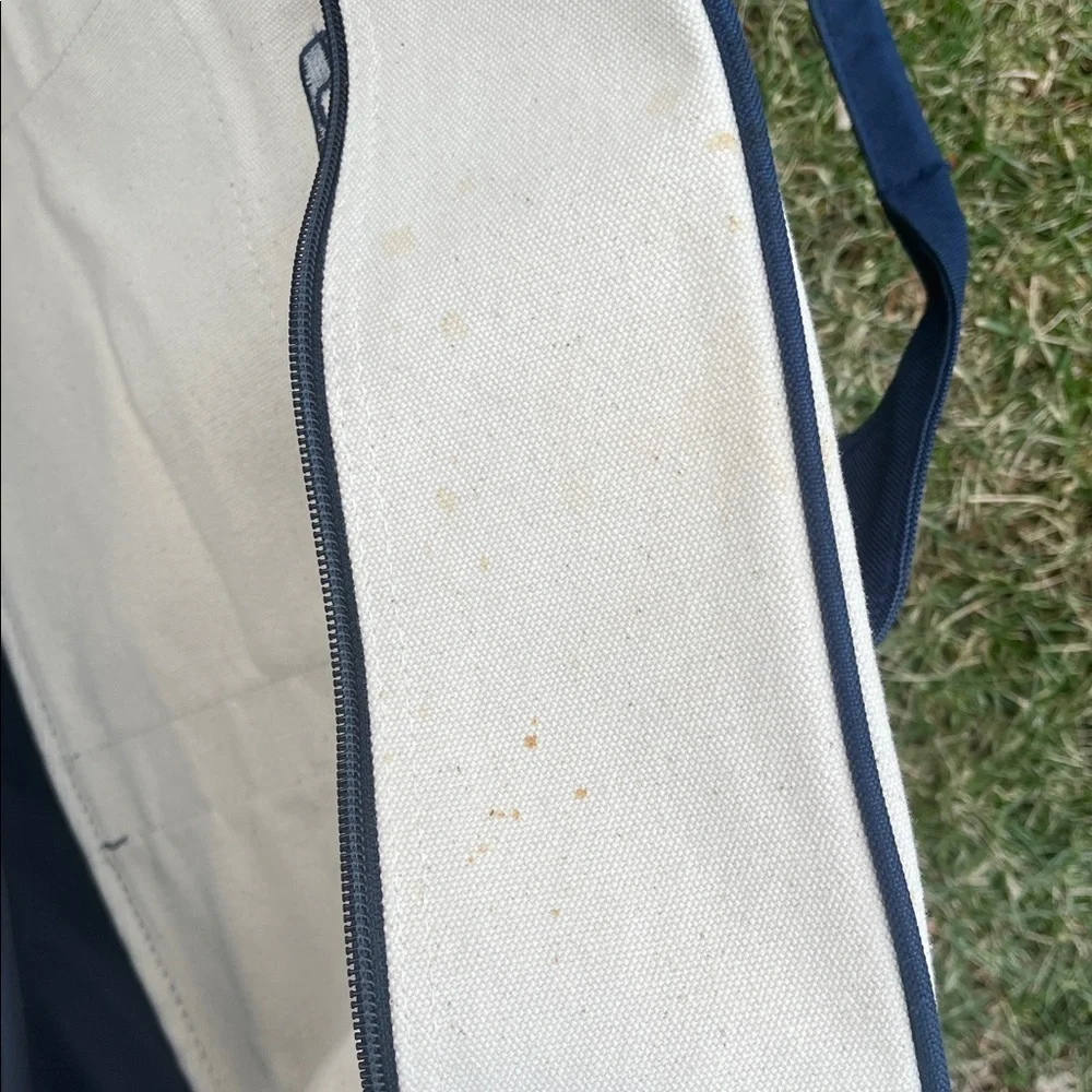 Vineyard Vines Navy and Cream Duffel Bag